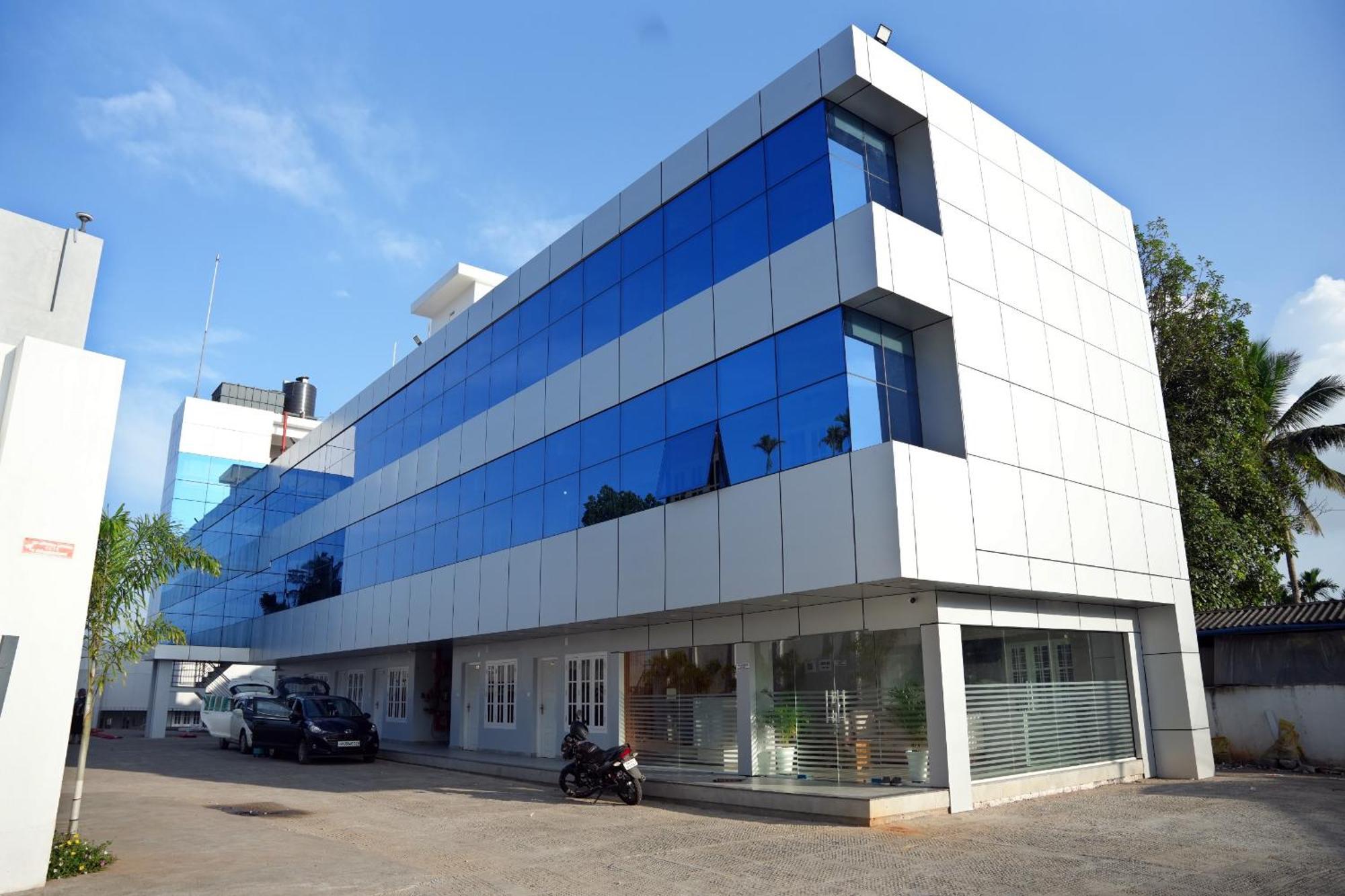 Готель Jayalakshmi Residency Vaduvanchal Екстер'єр фото